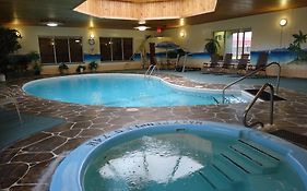 Canway Inn & Suites